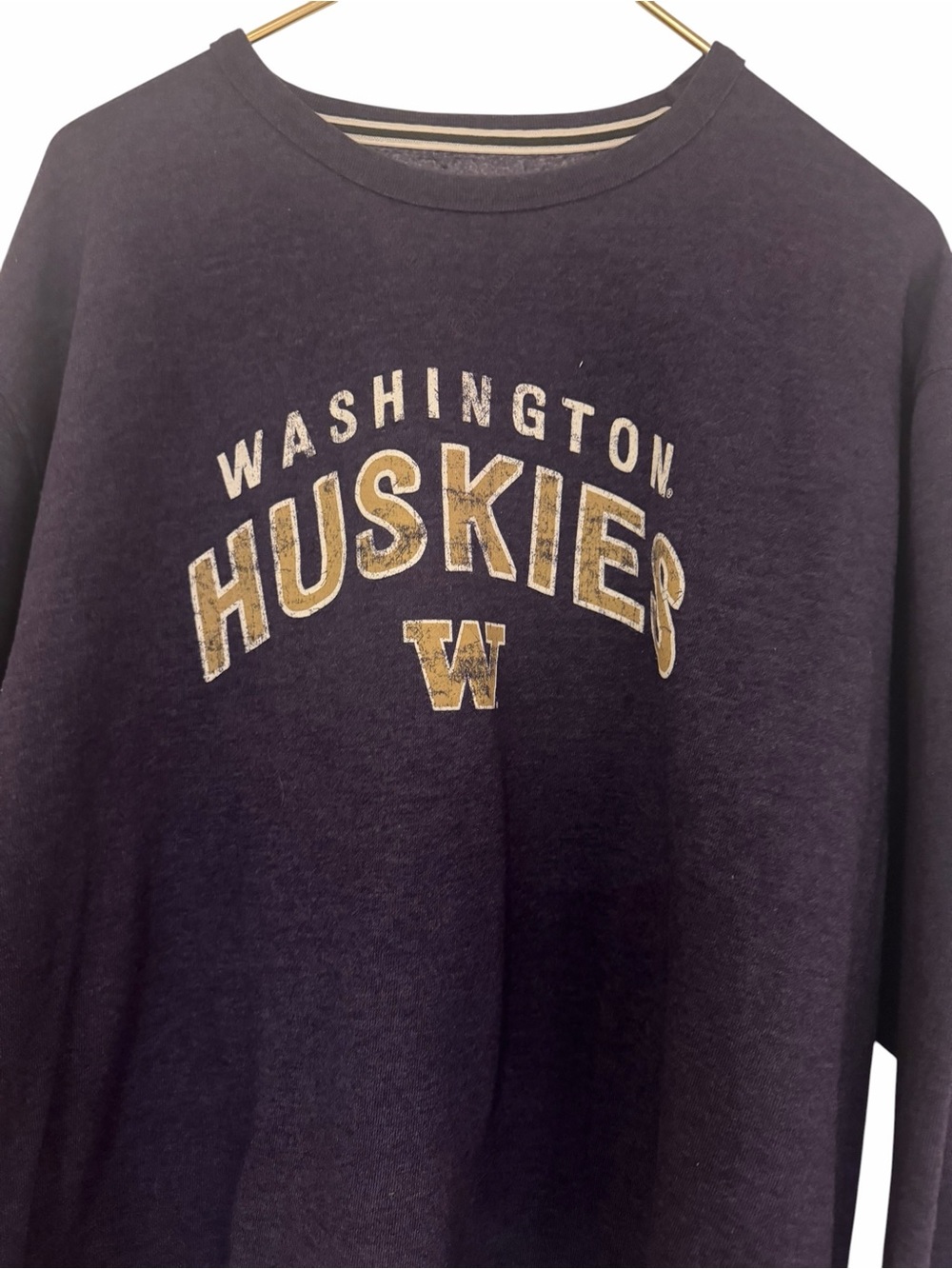 Washington Huskies✨Sweatshirt with Gold Graphic✨Heather Purple✨Official Merch✨ - Picture 5 of 5